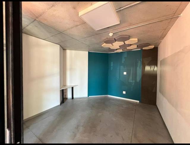 BUSINESS PROPERTY TO RENT IN WALMER